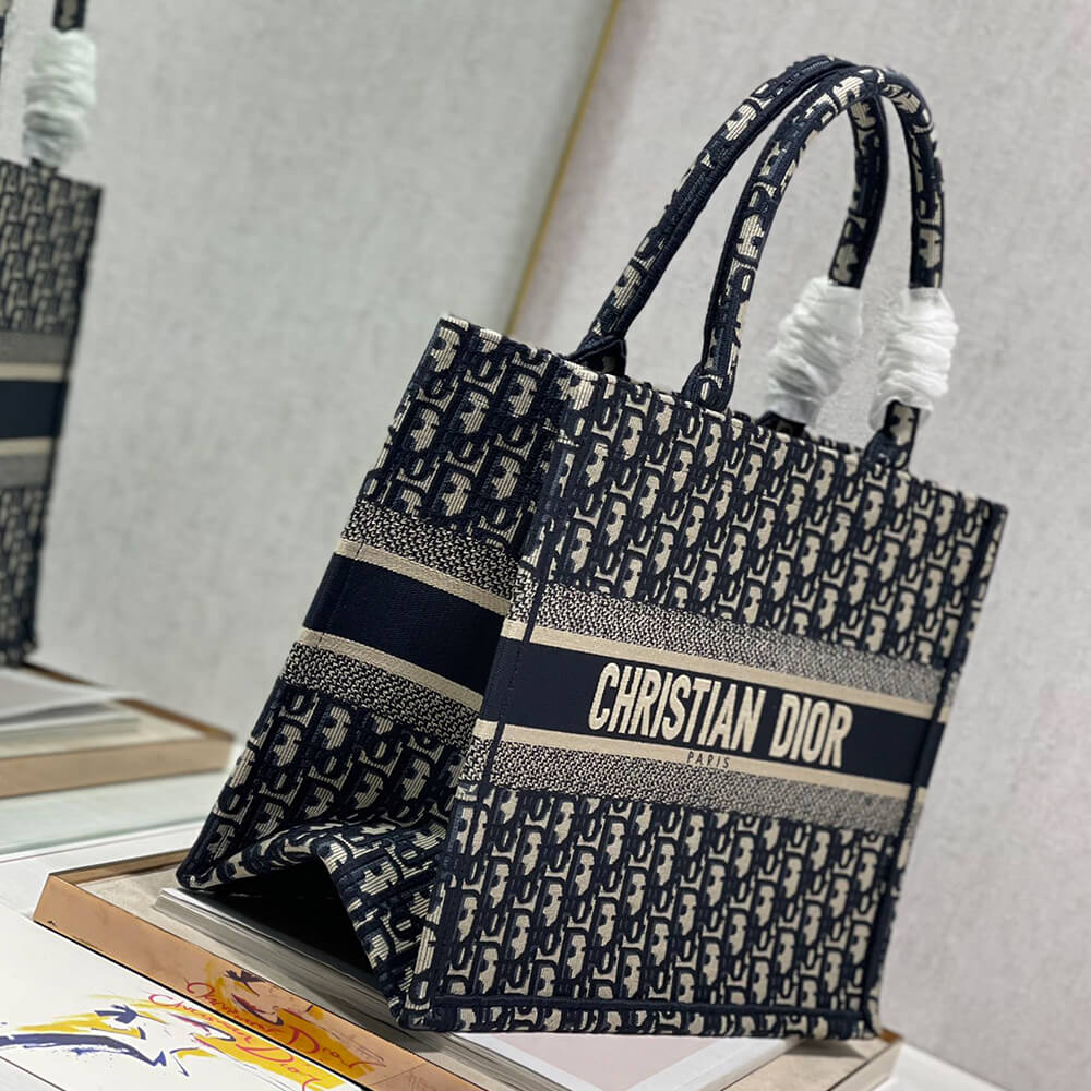 medium D10r book tote