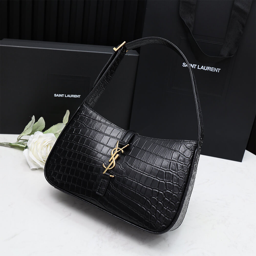 Y51 le 5 a 7 hobo bag