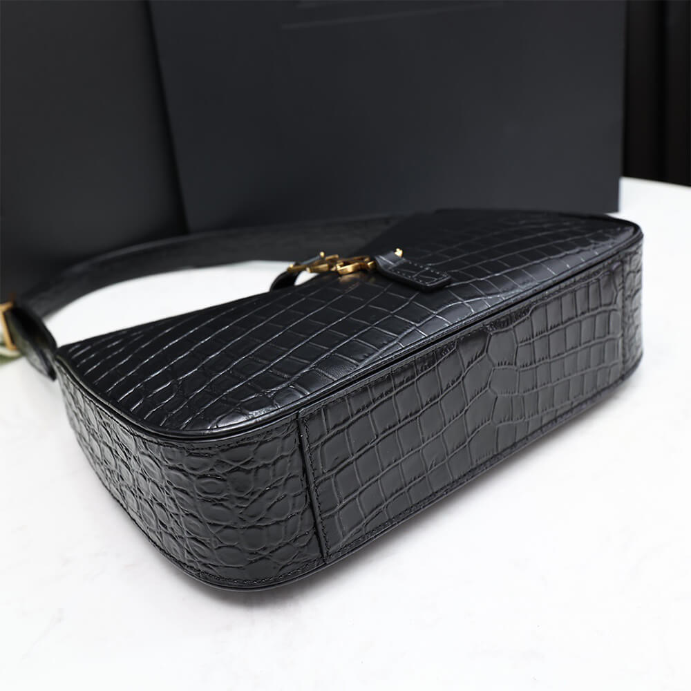 Y51 le 5 a 7 hobo bag
