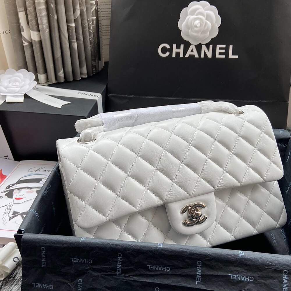 Ch**el classic flap medium