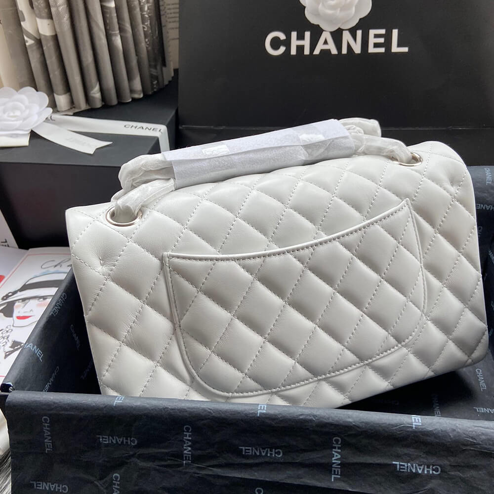 Ch**el classic flap medium