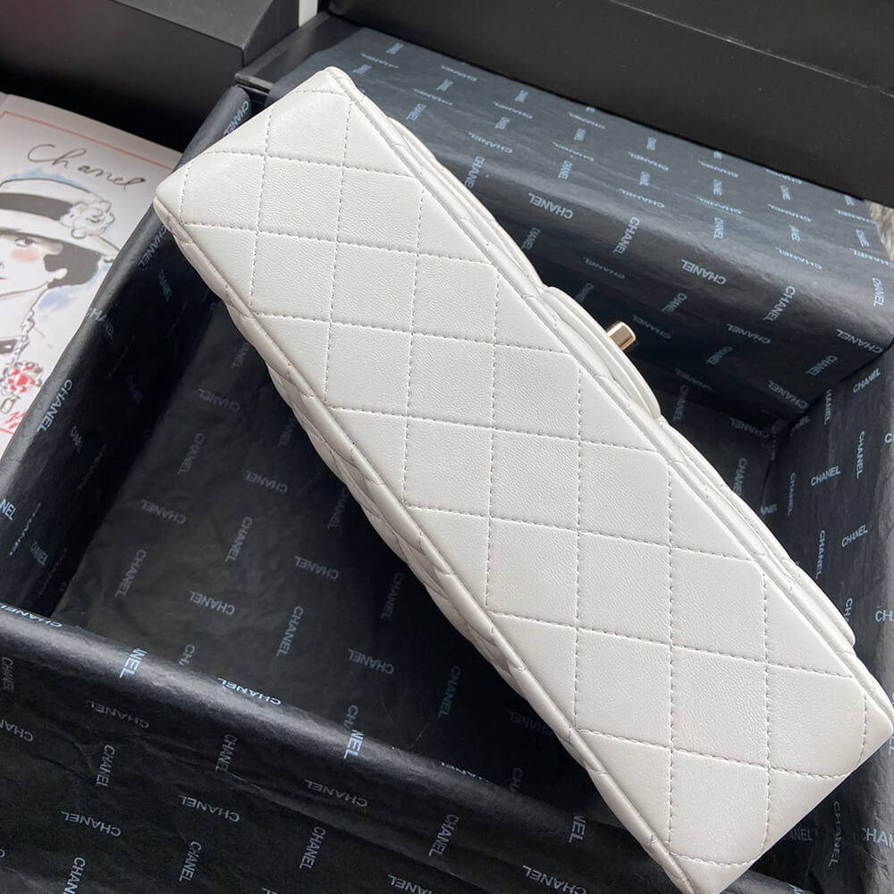 Ch**el classic flap medium