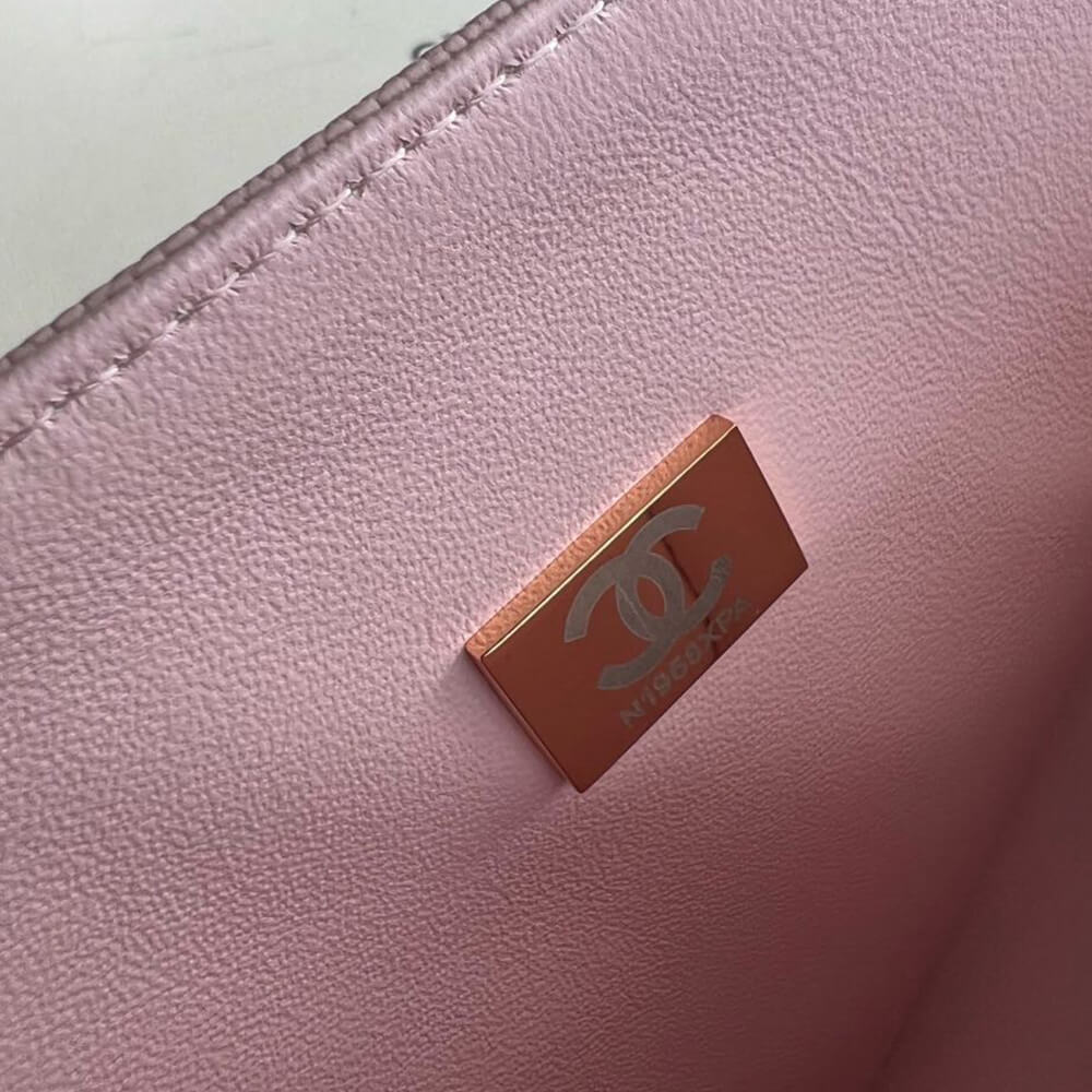Ch**el classic flap medium