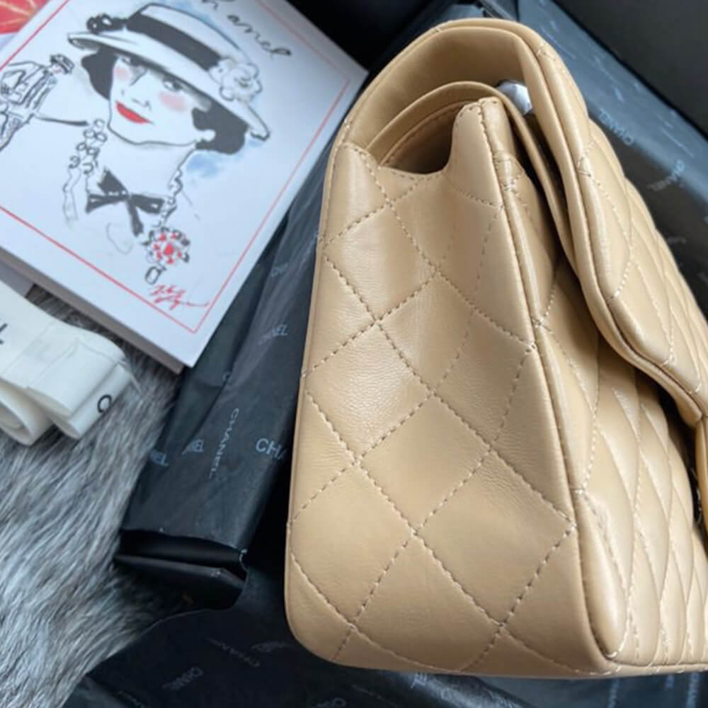 Ch**el classic flap medium