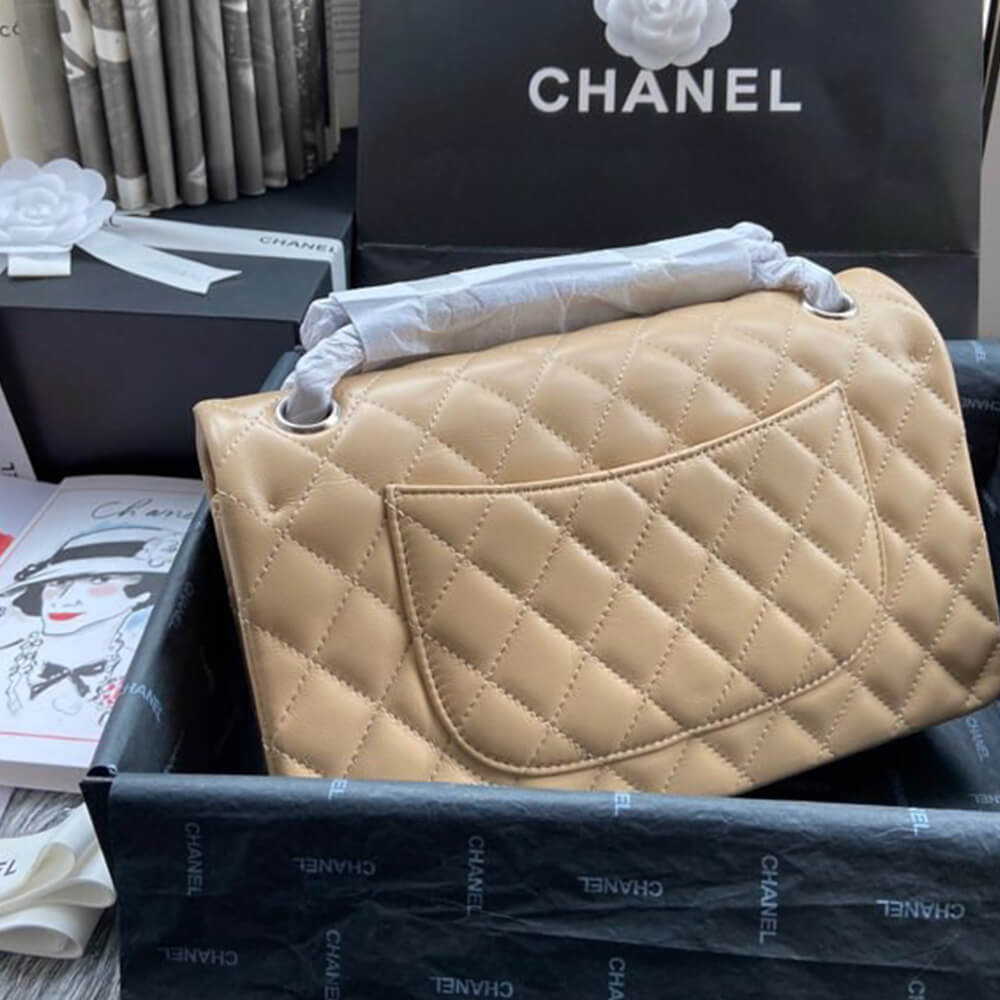 Ch**el classic flap medium