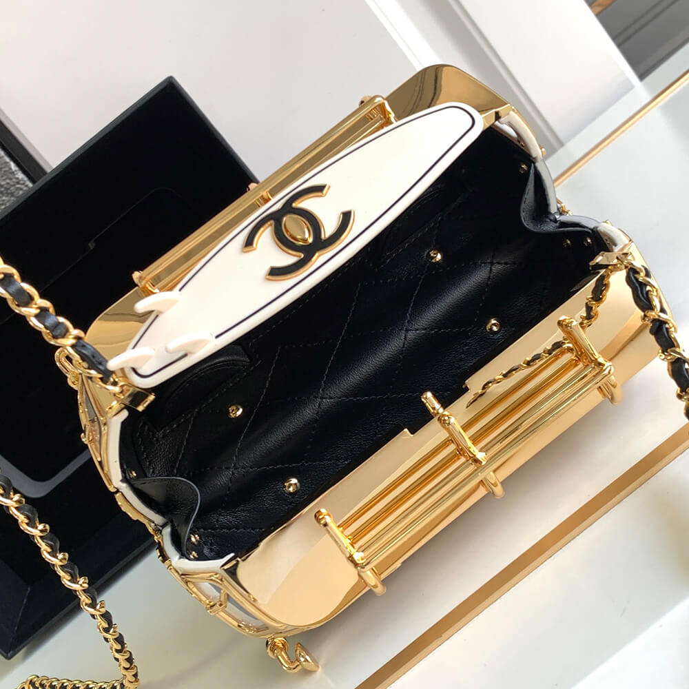 Ch**el mini van minaudiere(low stock)