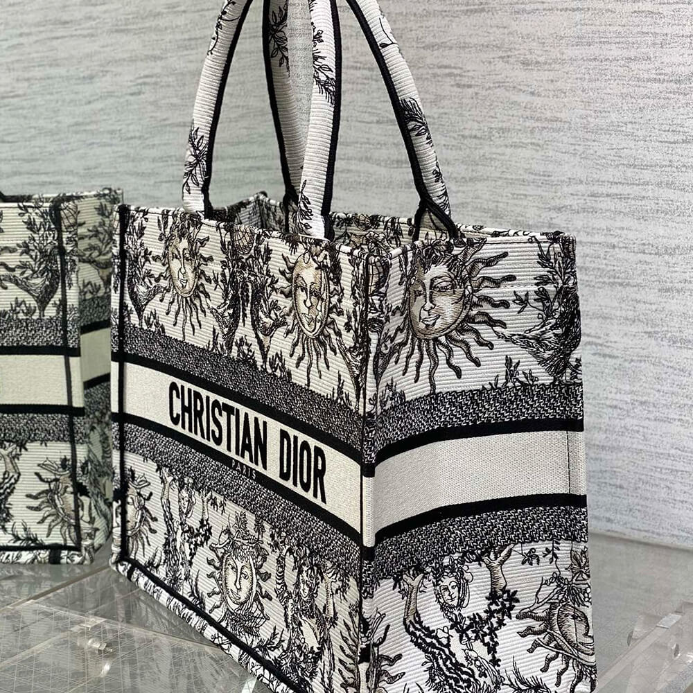 medium D10r book tote