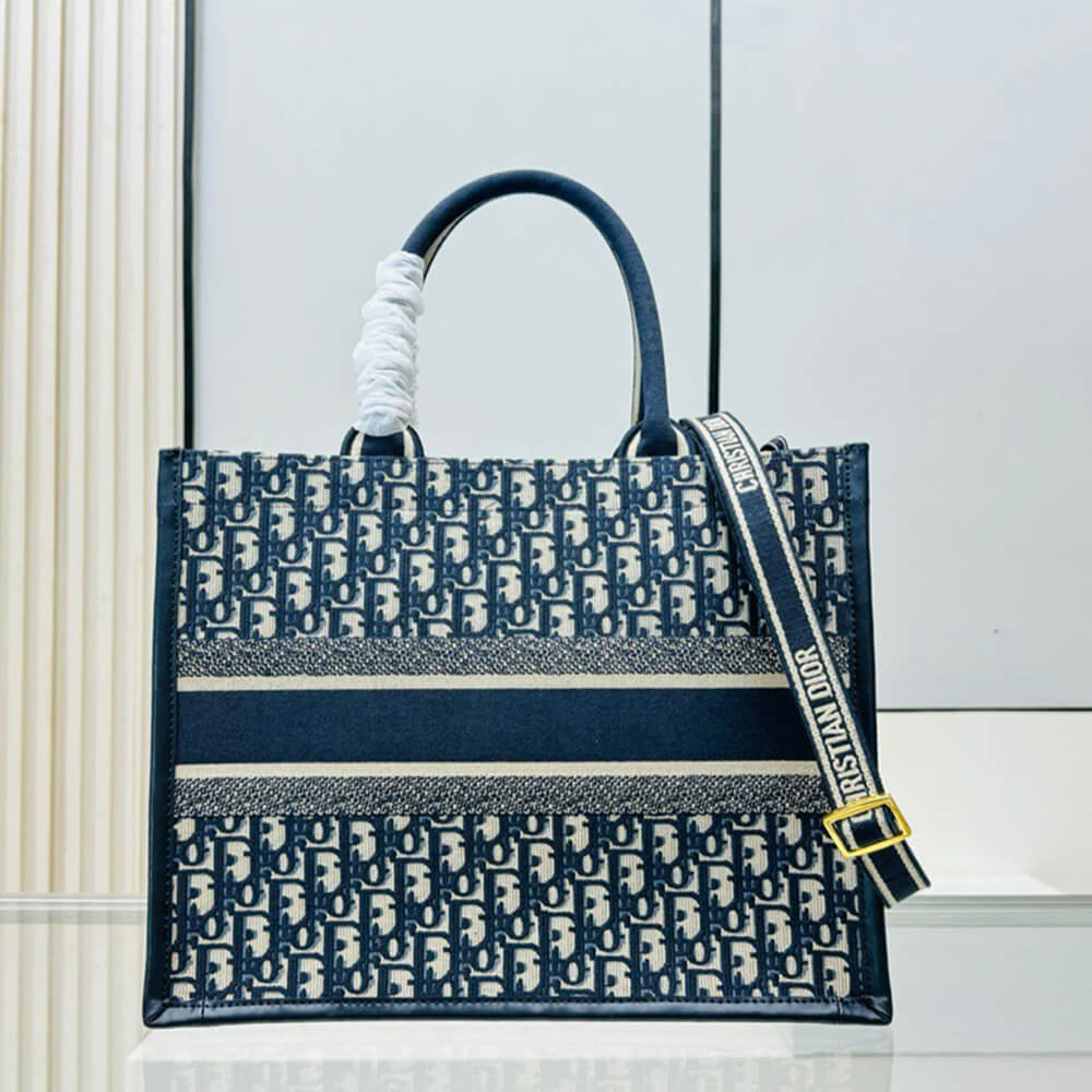 medium D10r book tote