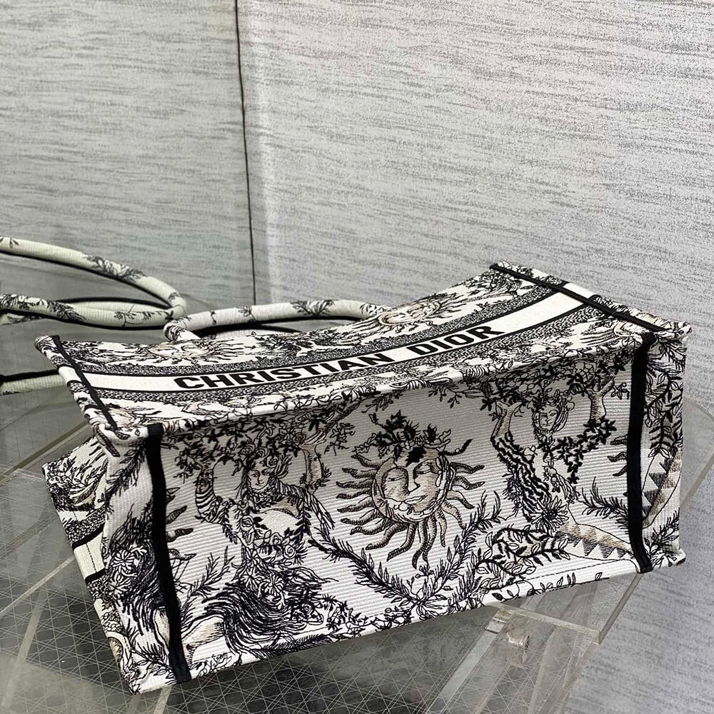 medium D10r book tote