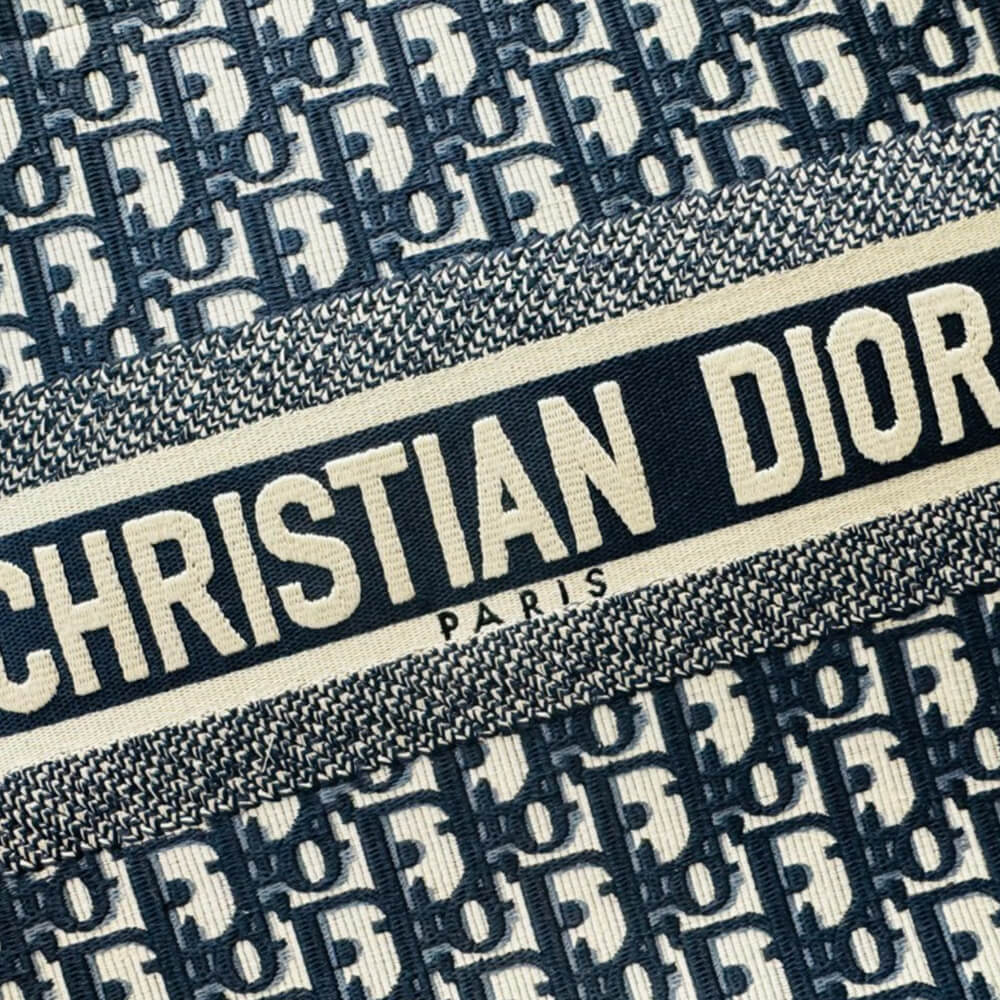 medium D10r book tote
