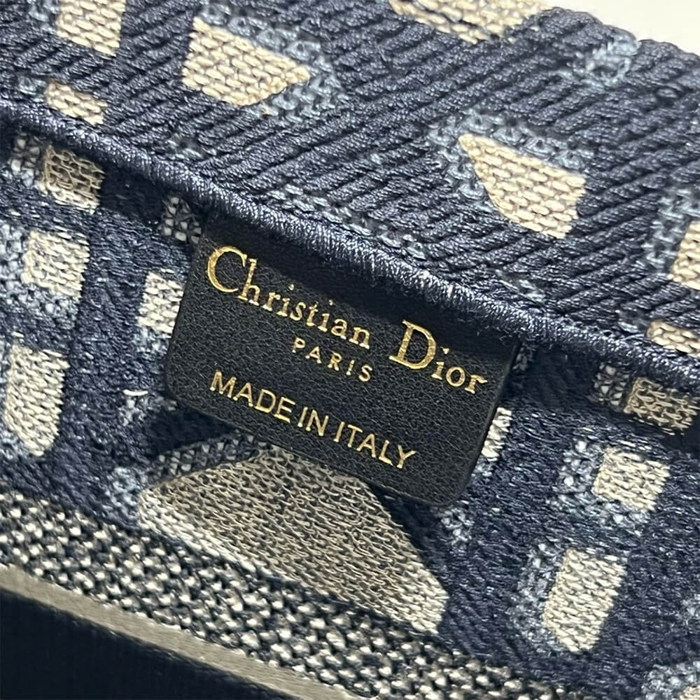 medium D10r book tote
