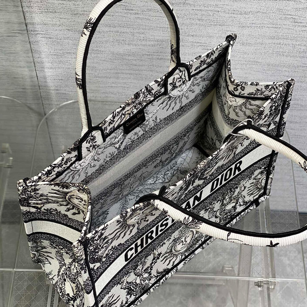 medium D10r book tote