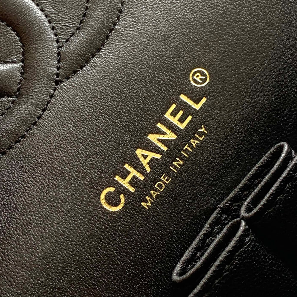 Ch**el classic flap medium