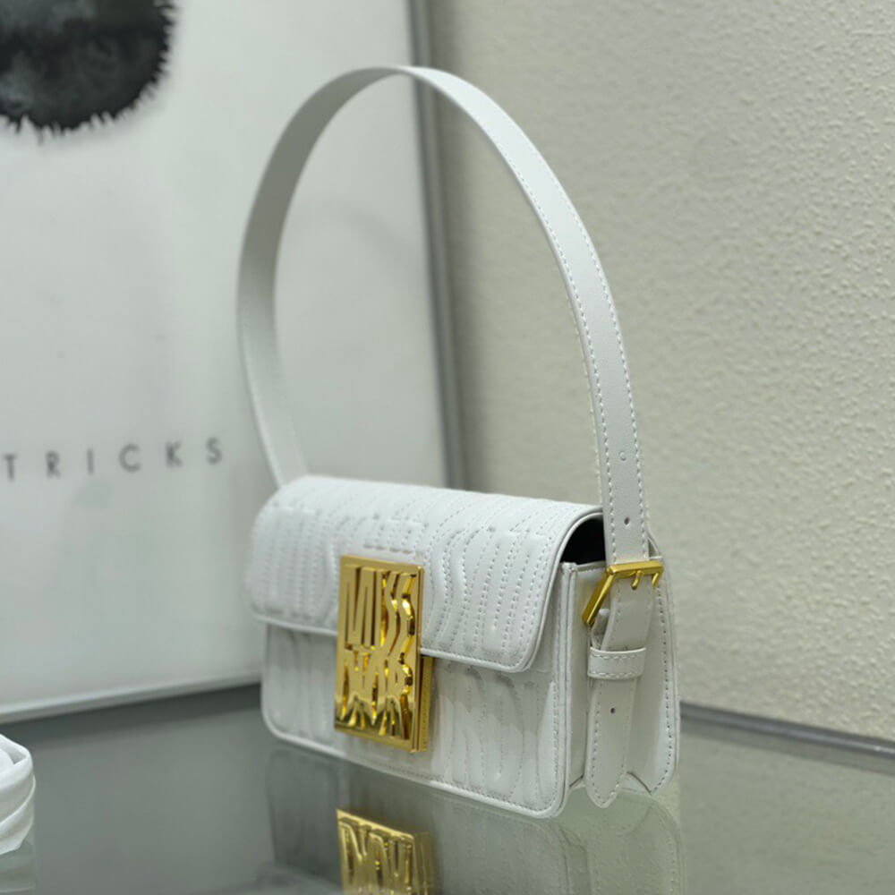 miss D10r flap bag