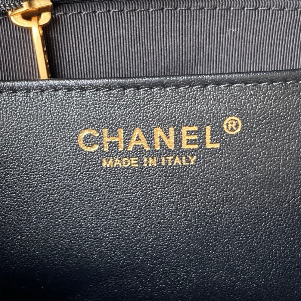 Ch**el mini flap