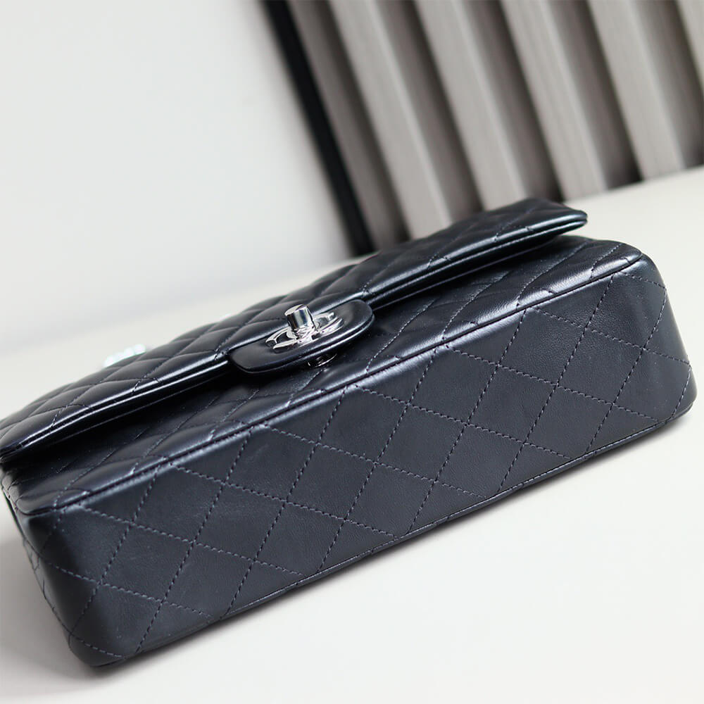 Ch**el classic flap handbag(tax-free grade)
