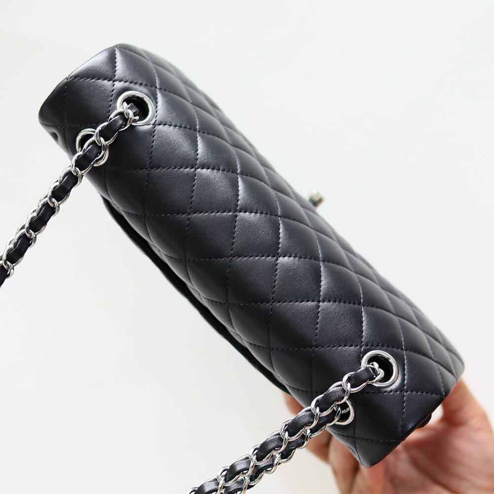 Ch**el classic flap handbag(tax-free grade)