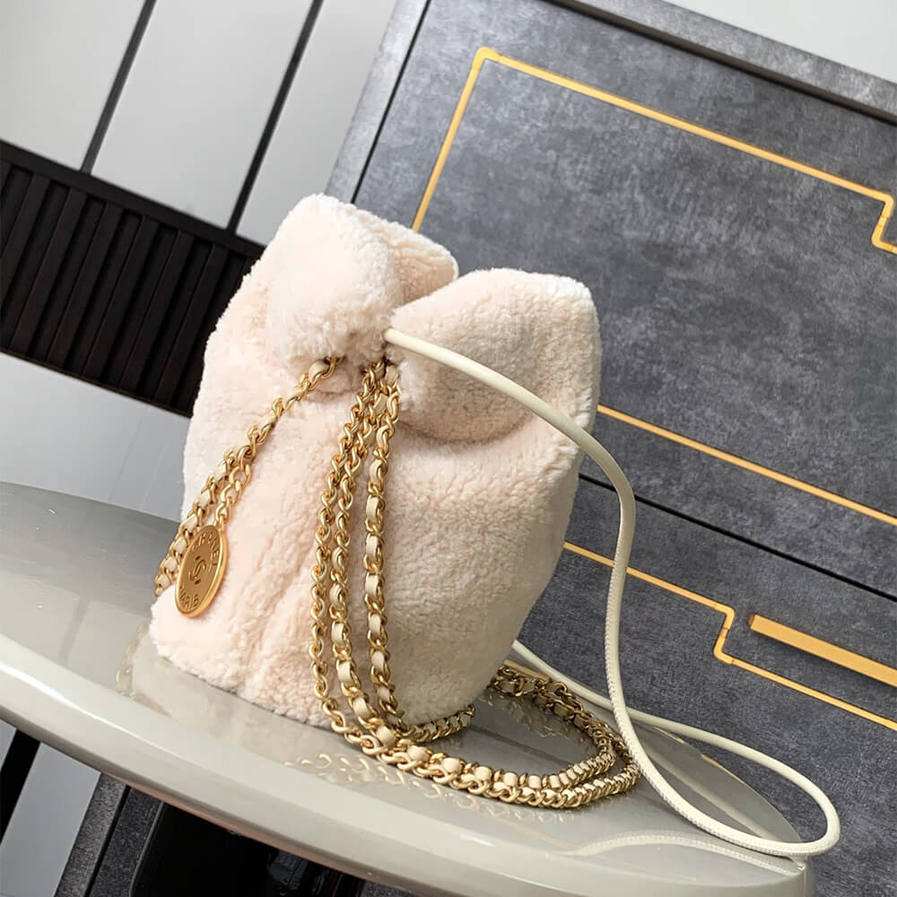 Ch**el 22 mini handbag