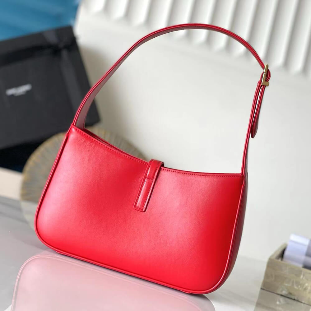 Y51 le 5 a 7 hobo bag in smooth leather