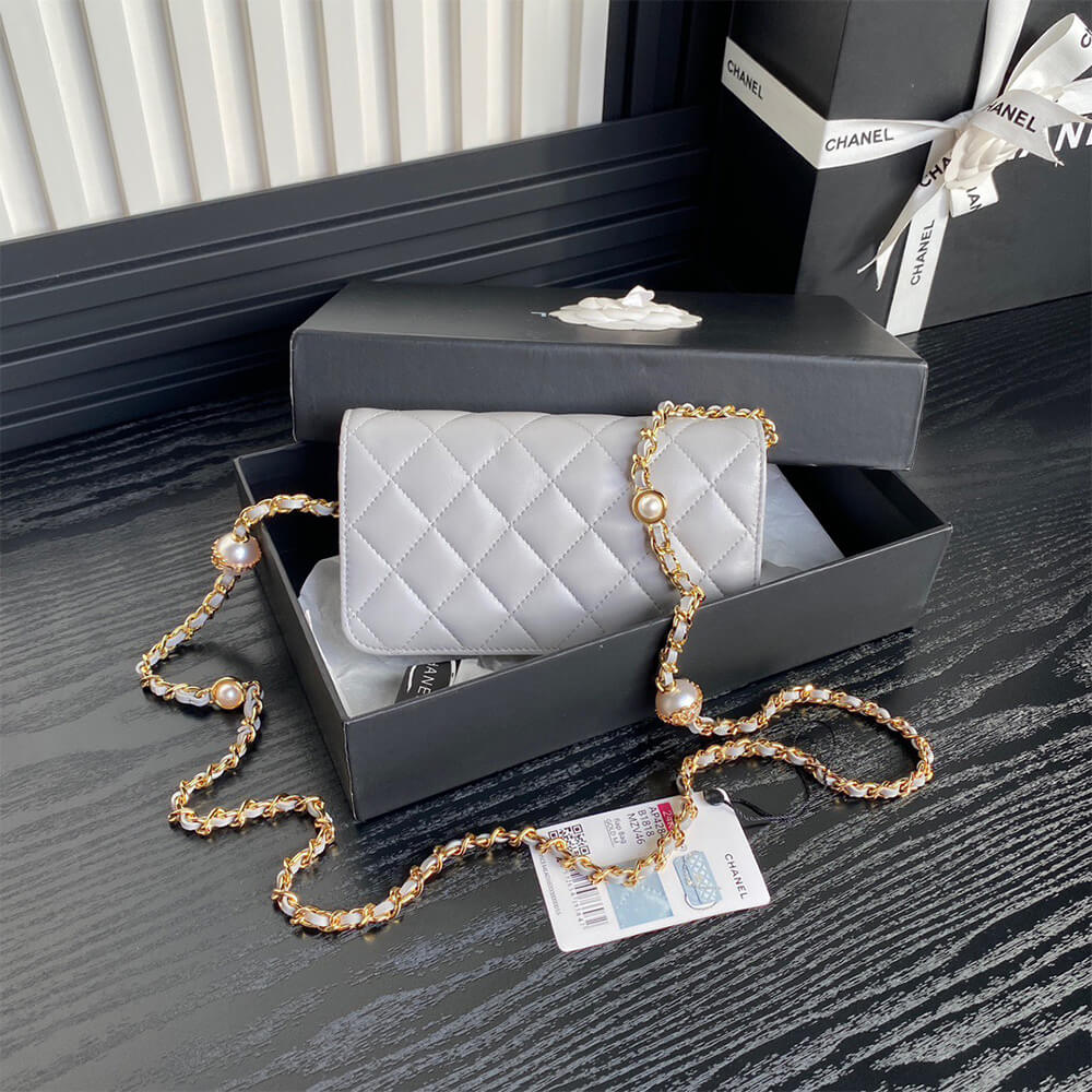 Ch**el flap phone holder with chain(high-end grade)