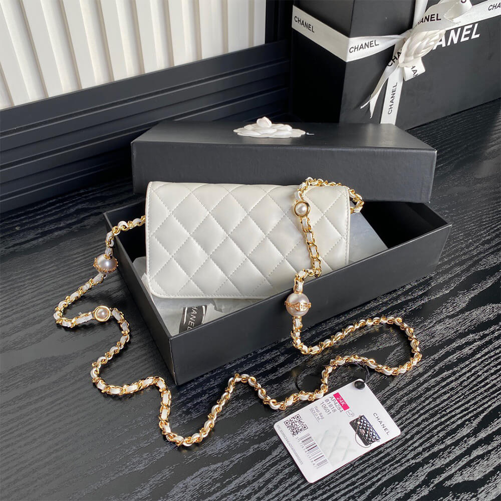 Ch**el flap phone holder with chain(high-end grade)