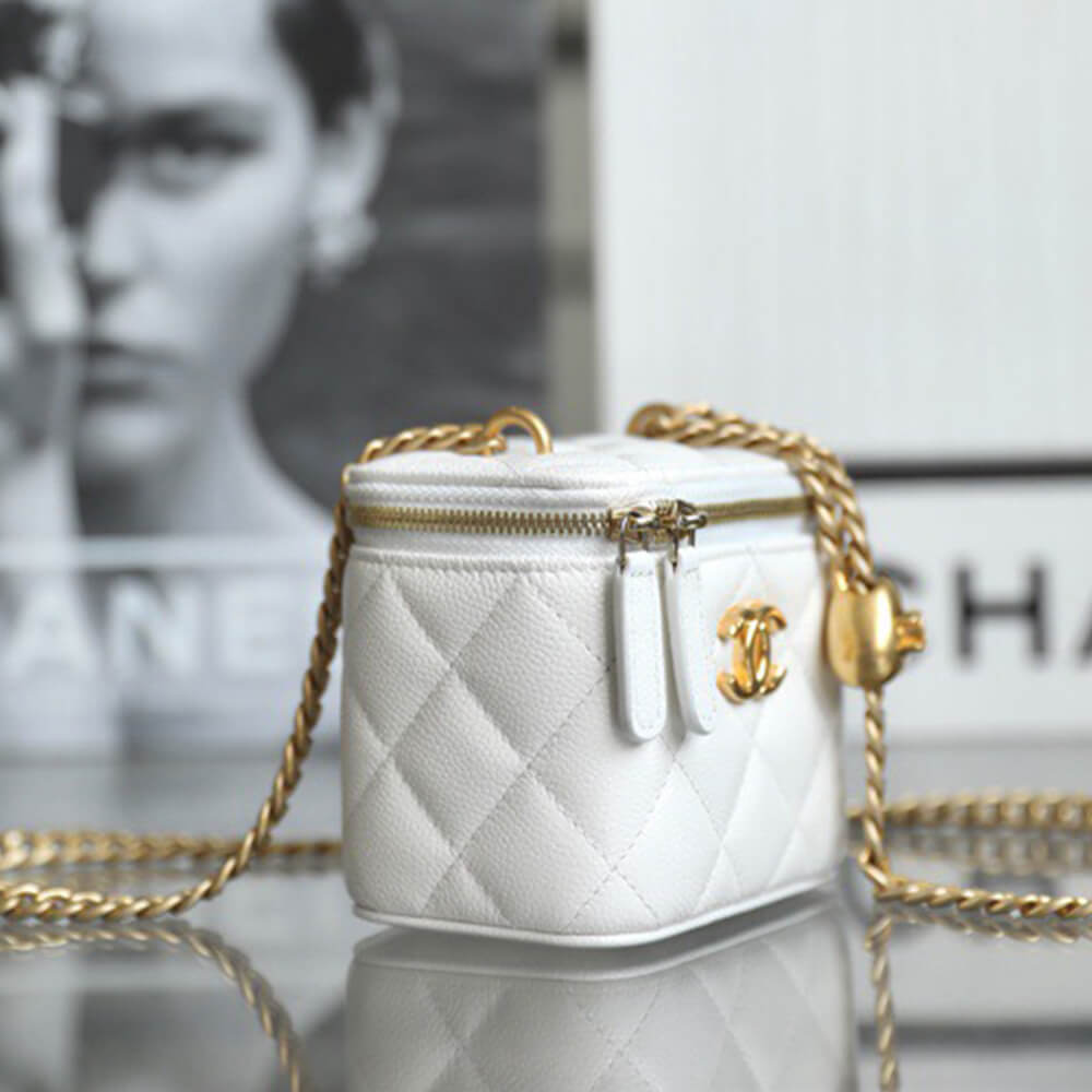 Ch**el quilted heart crush mini vanity with chain(high-end grade)