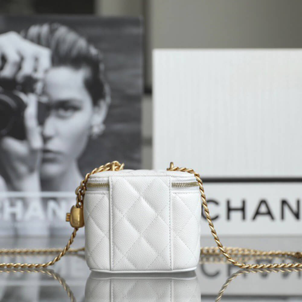 Ch**el quilted heart crush mini vanity with chain(high-end grade)