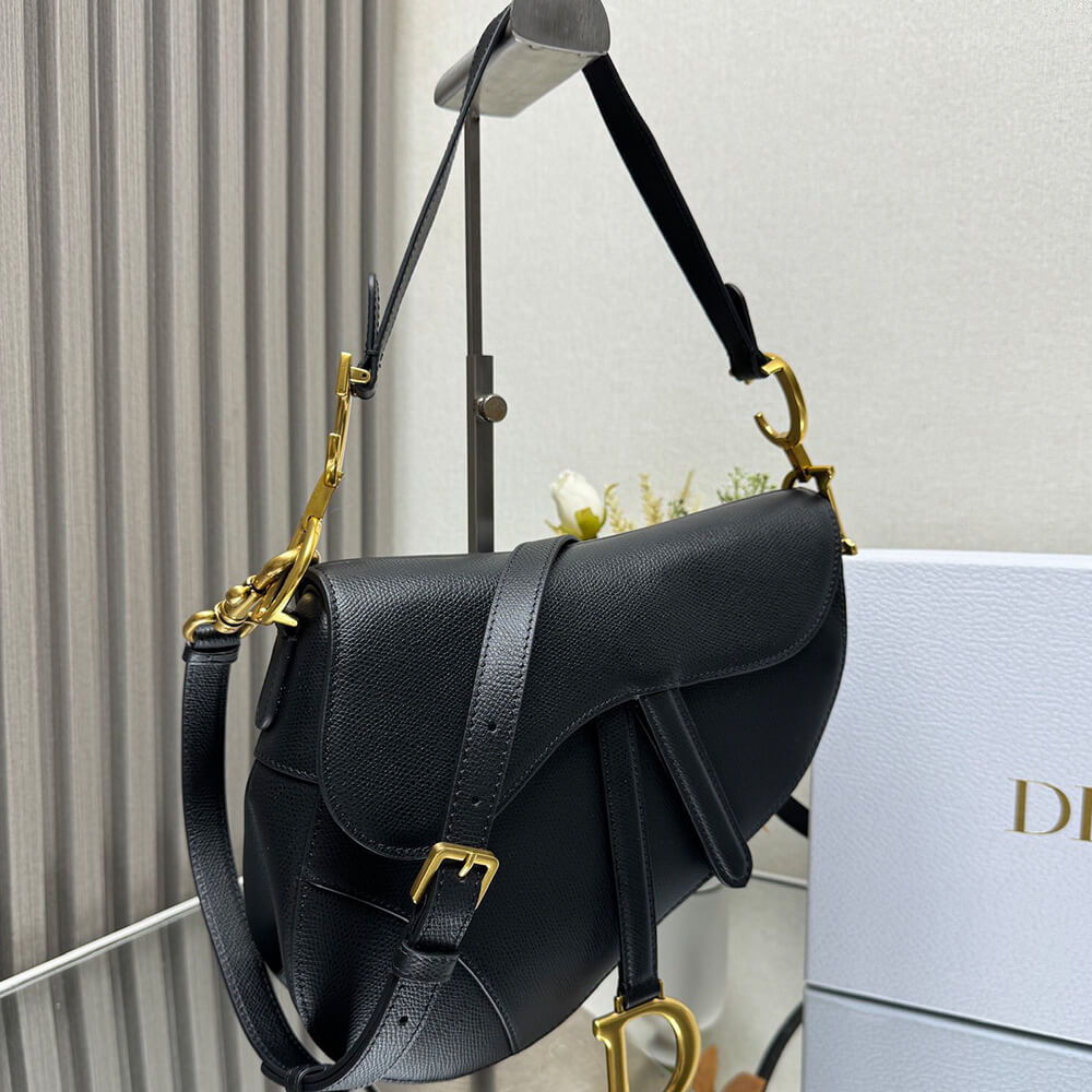 D10r saddle bag with strap