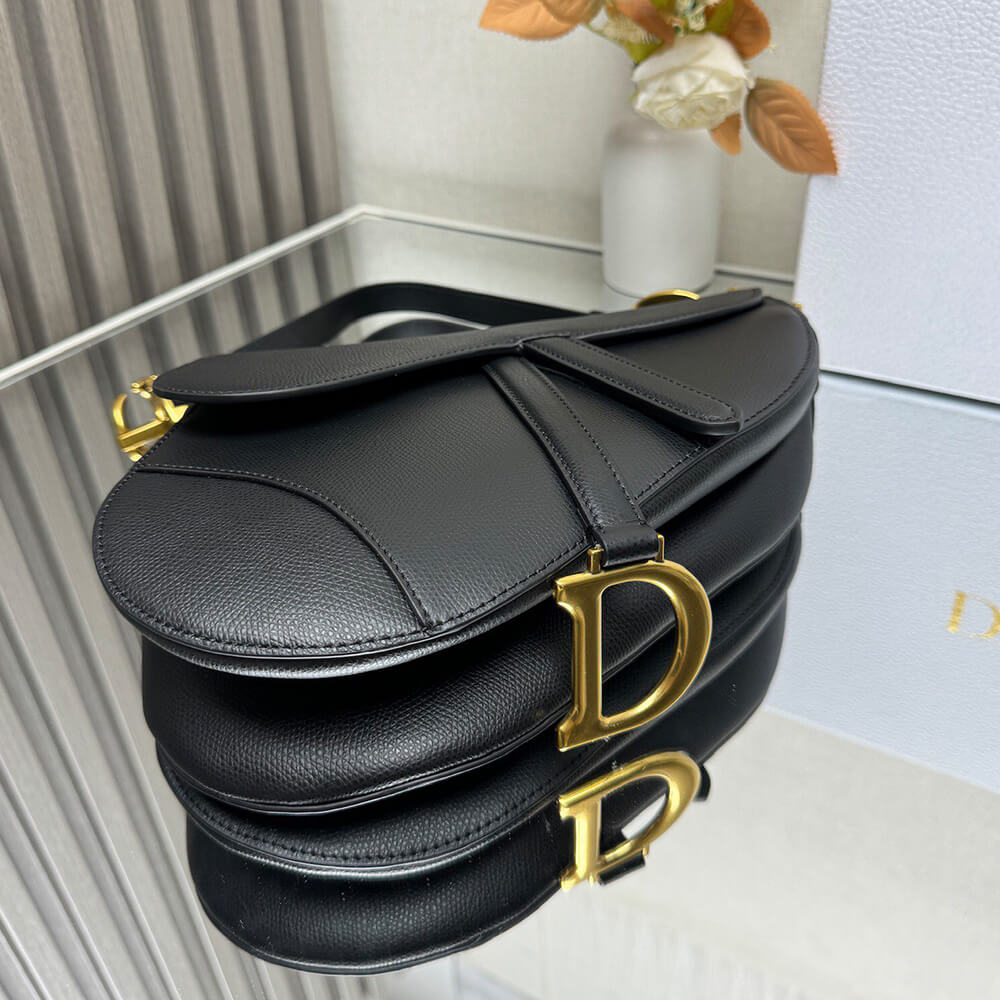 D10r saddle bag with strap