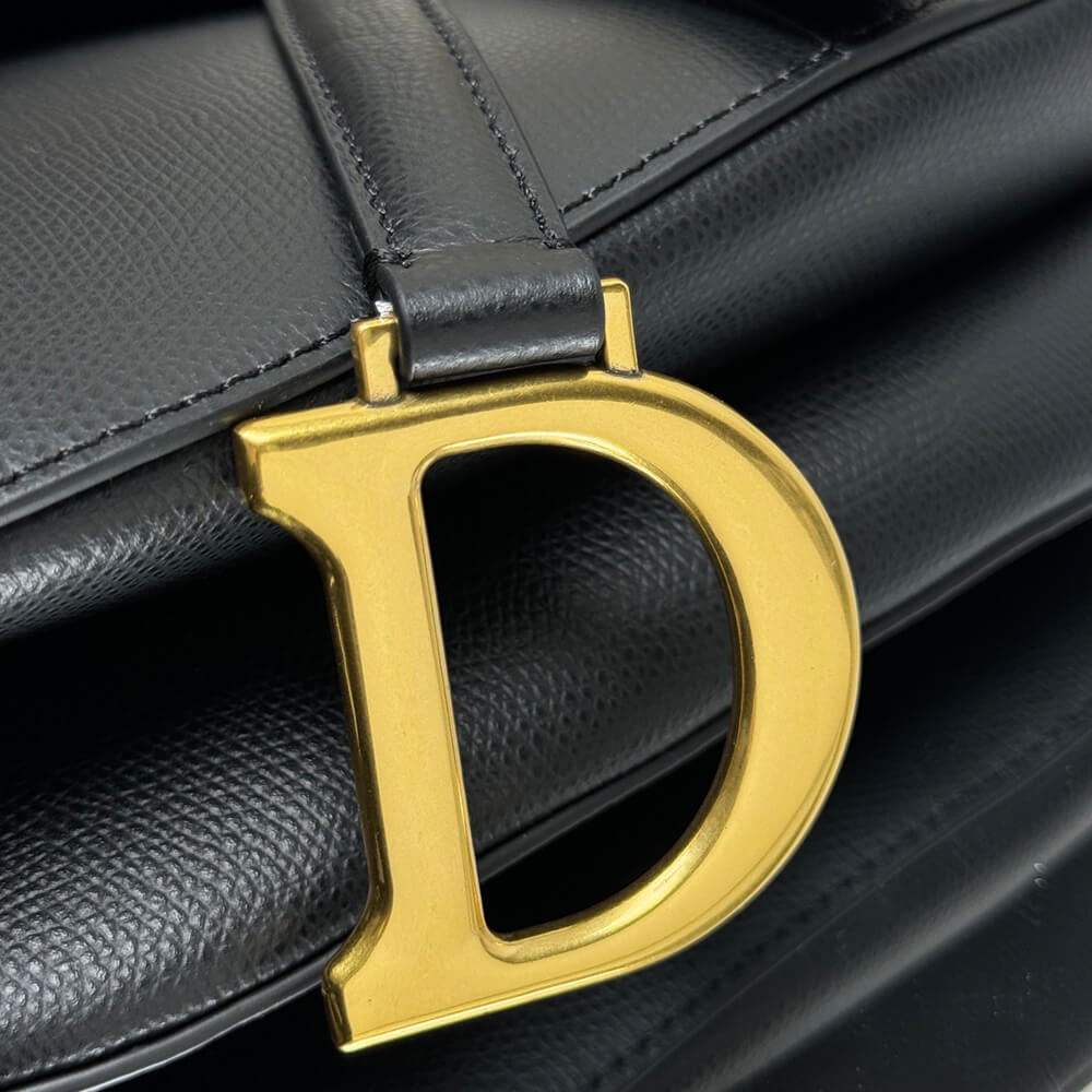 D10r saddle bag with strap