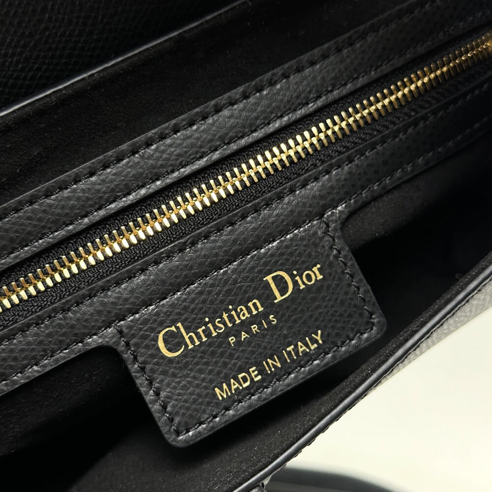 D10r saddle bag with strap
